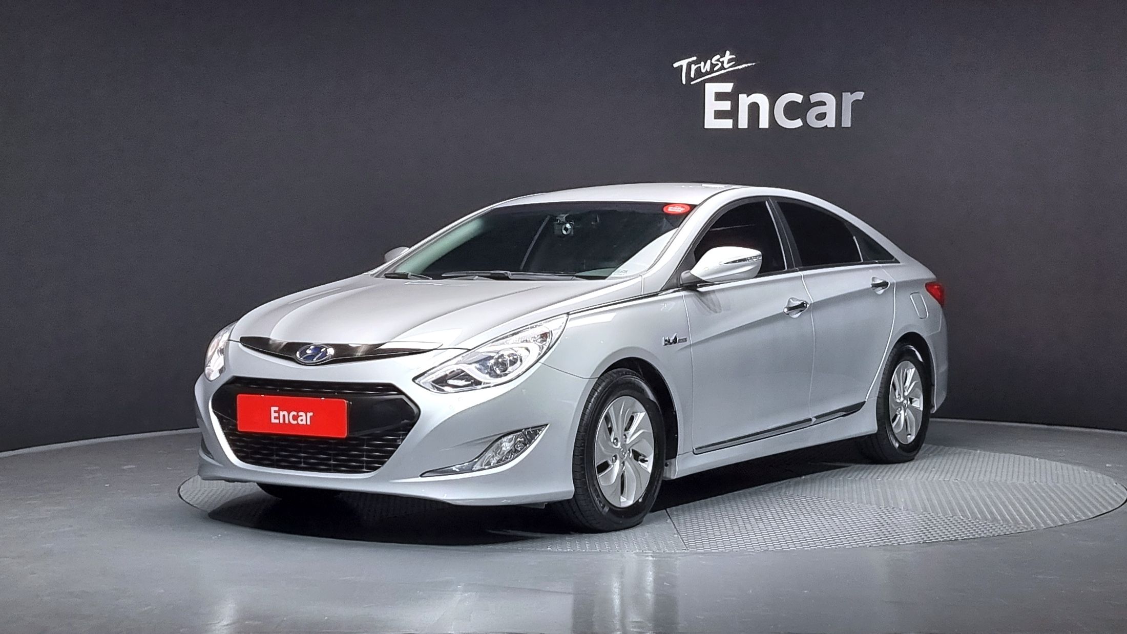 HYUNDAI SONATA HYBRID