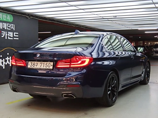 BMW 5-SERIES G30 2017