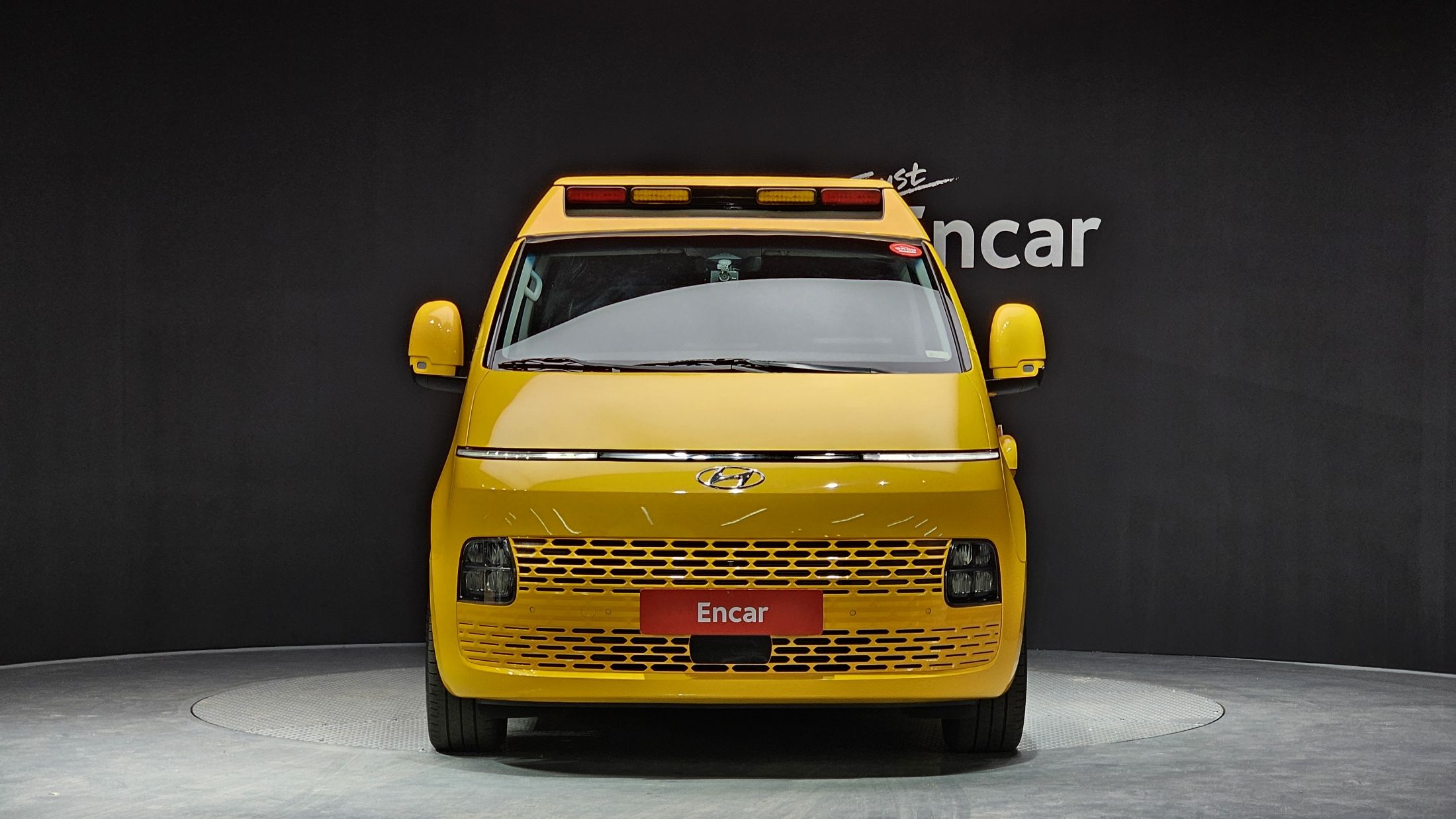 HYUNDAI STARIA 2023