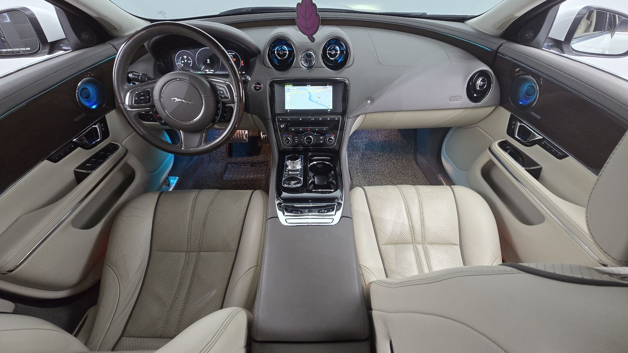 JAGUAR XJ 2016