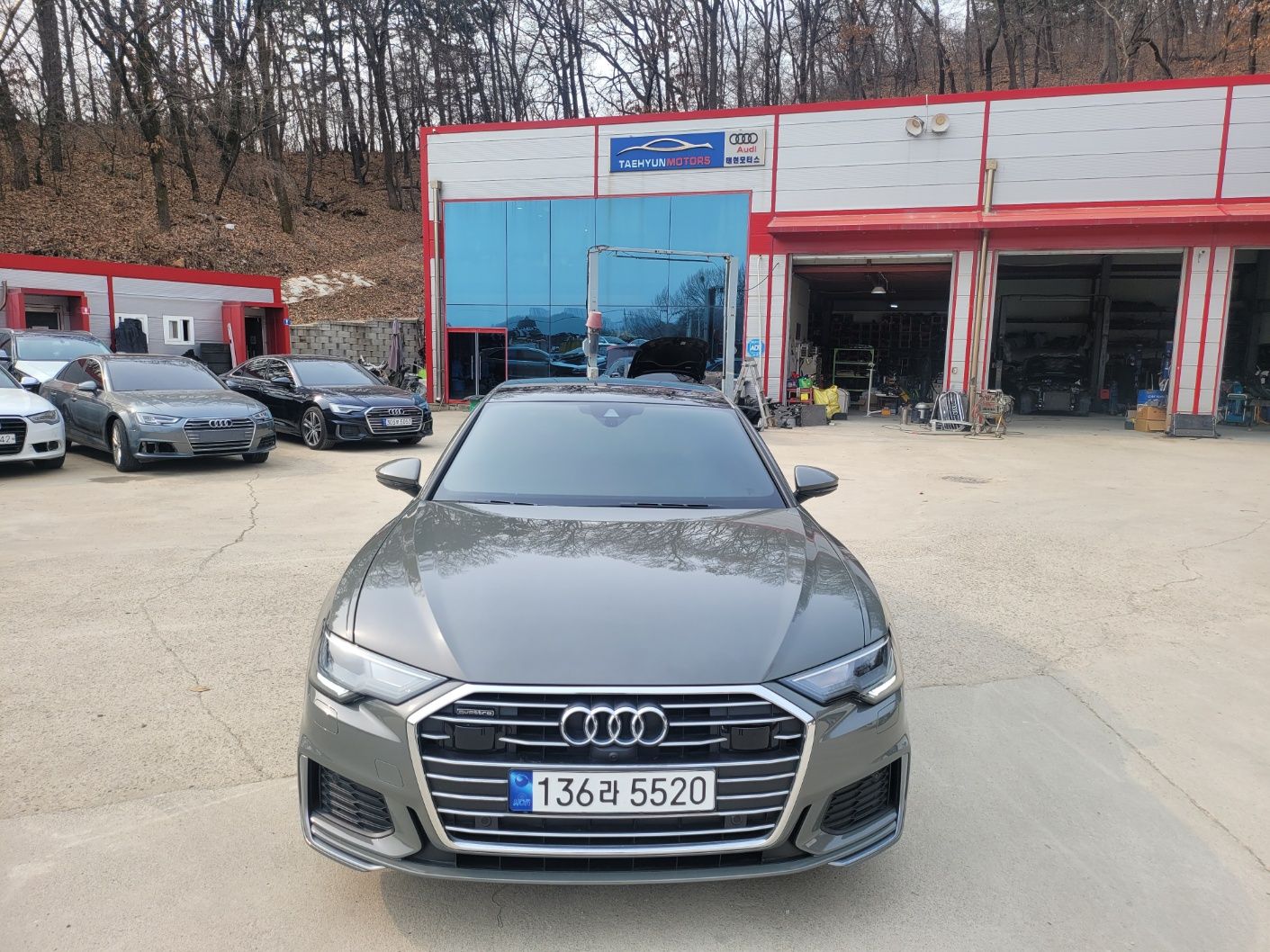 AUDI A6 C8