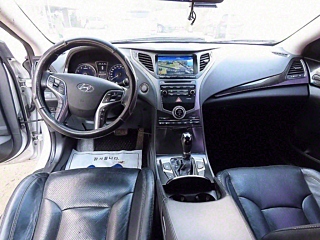 HYUNDAI GRANDEUR HG 2016