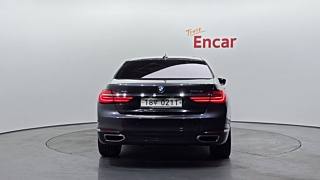 BMW 7-SERIES G11 2016