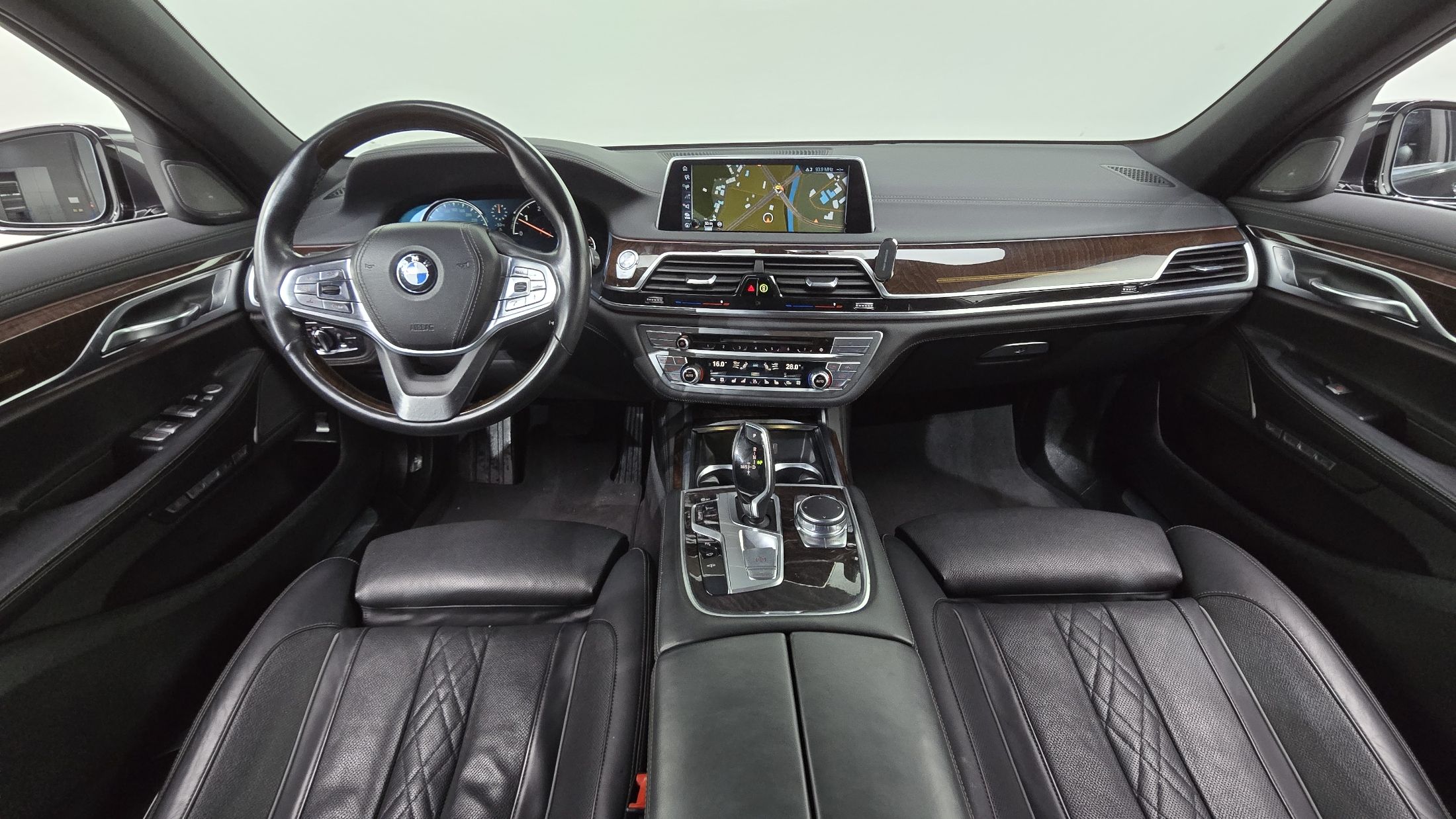 BMW 7-SERIES G11 2016