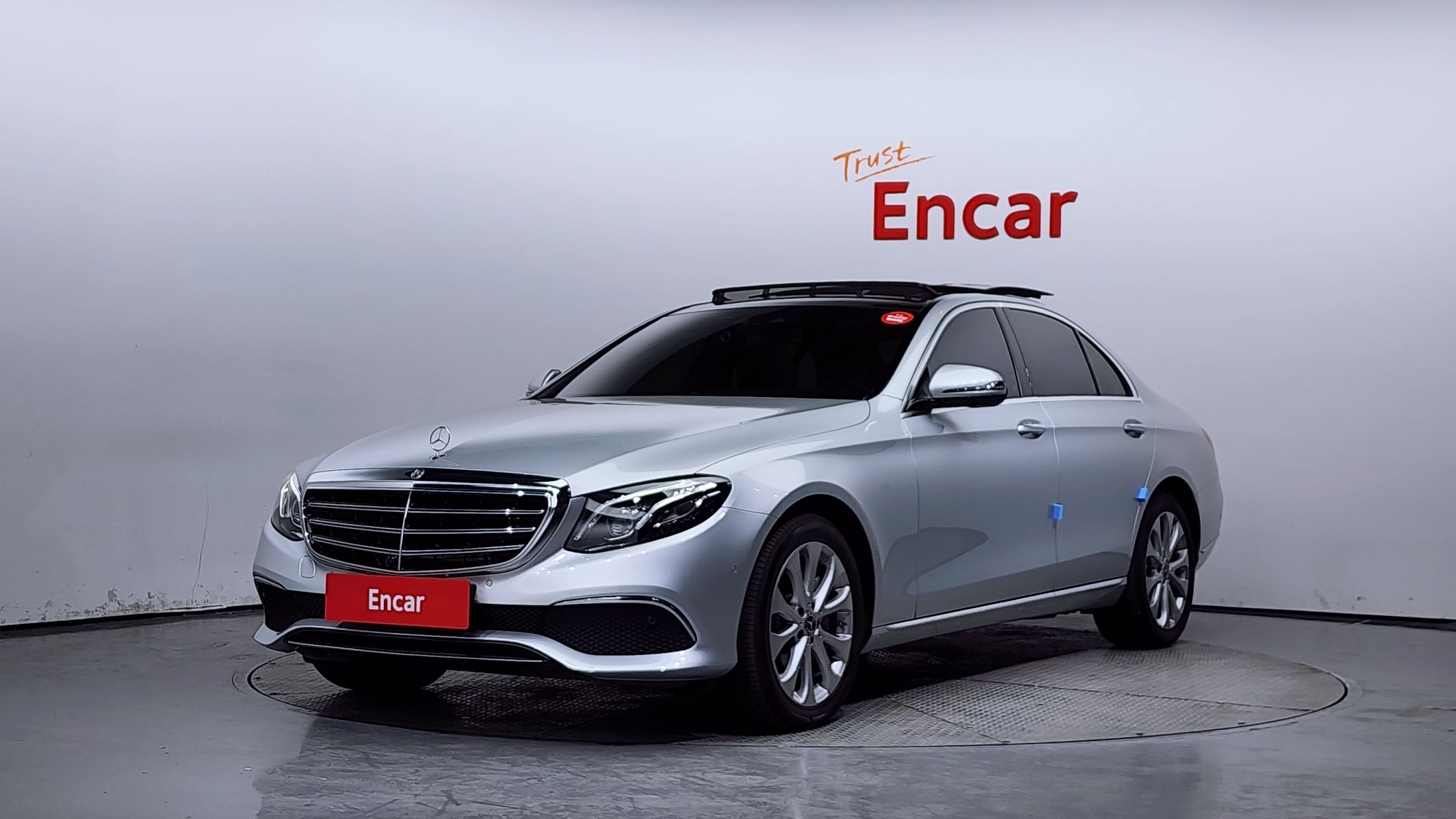 MERCEDES BENZ E-CLASS W213 2019