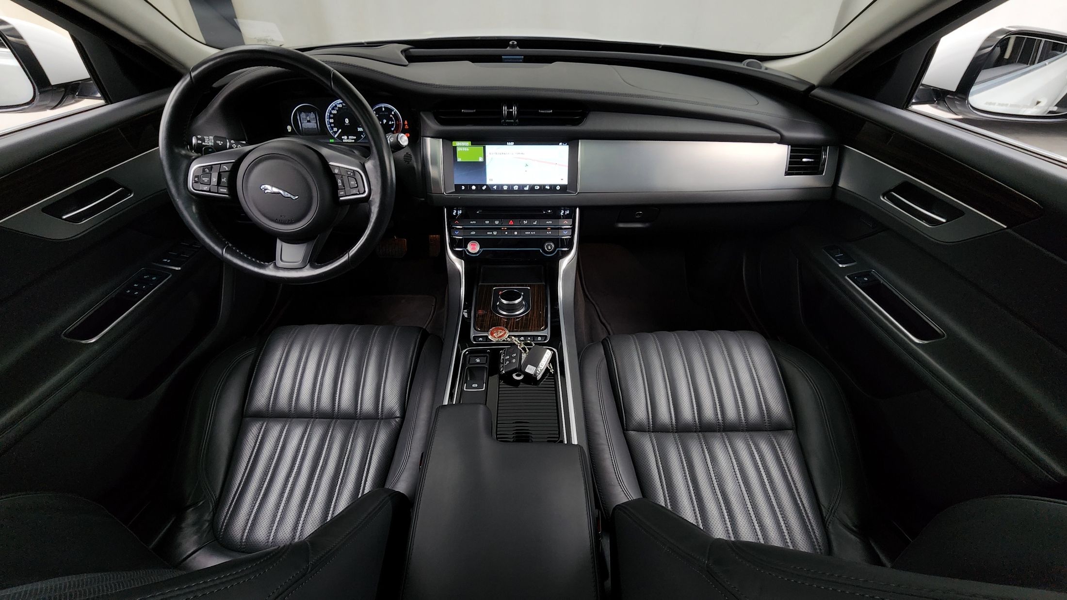 JAGUAR XF X260 2017