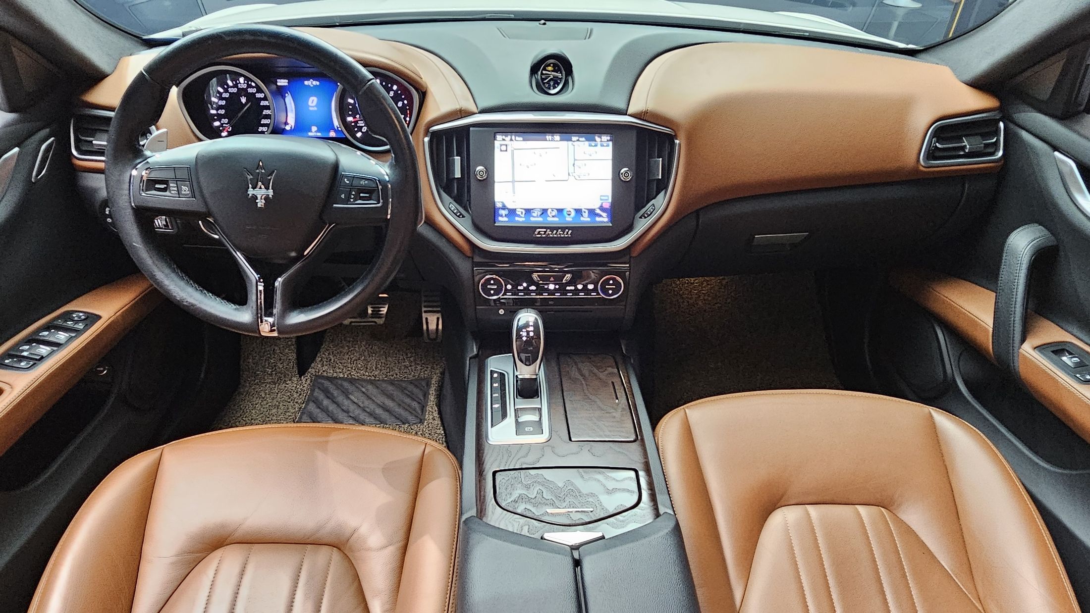 MASERATI GHIBLI 2015