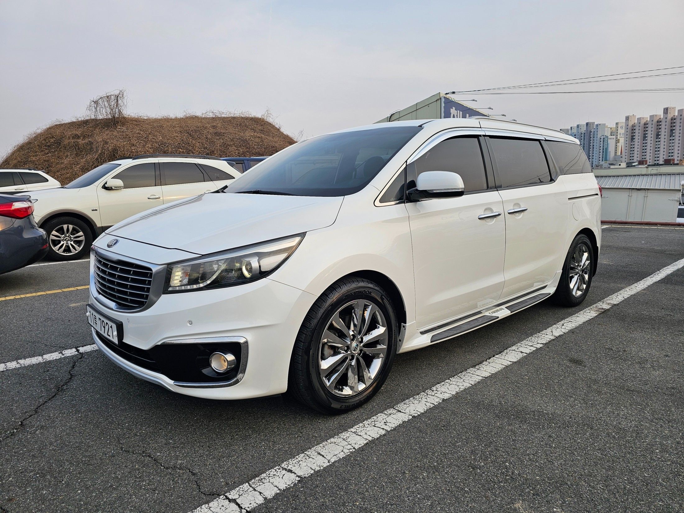 KIA CARNIVAL 2015