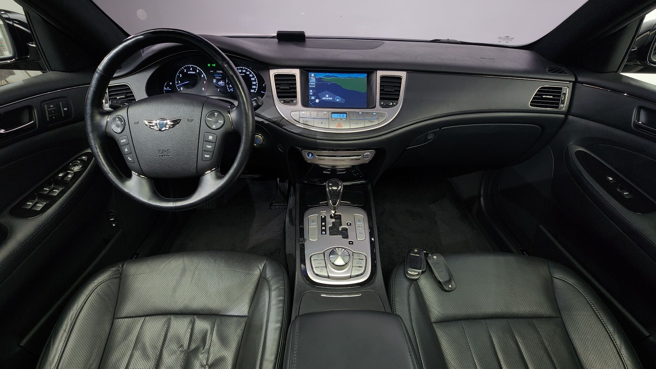 HYUNDAI GENESIS 2012