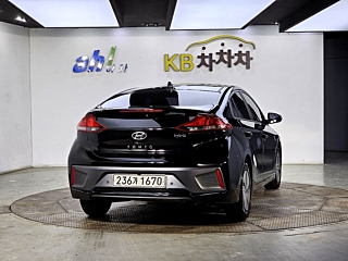 HYUNDAI IONIQ HYBRID 2019