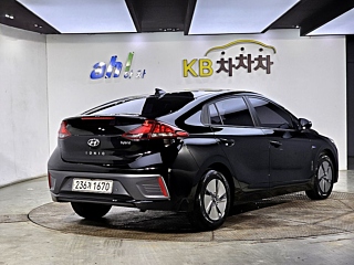 HYUNDAI IONIQ HYBRID 2019