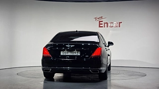 GENESIS EQ900 2017
