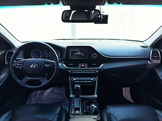 HYUNDAI GRANDEUR IG 2017