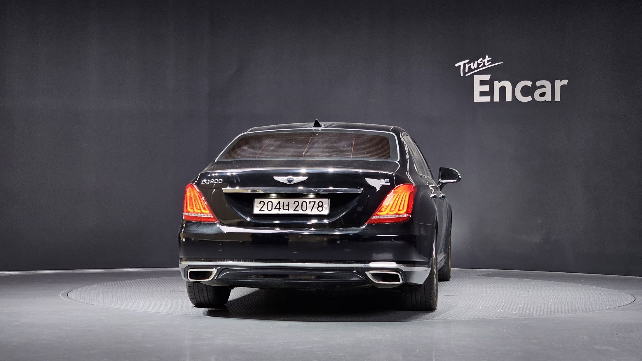 GENESIS EQ900 2016