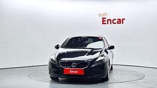 VOLVO V40 2015