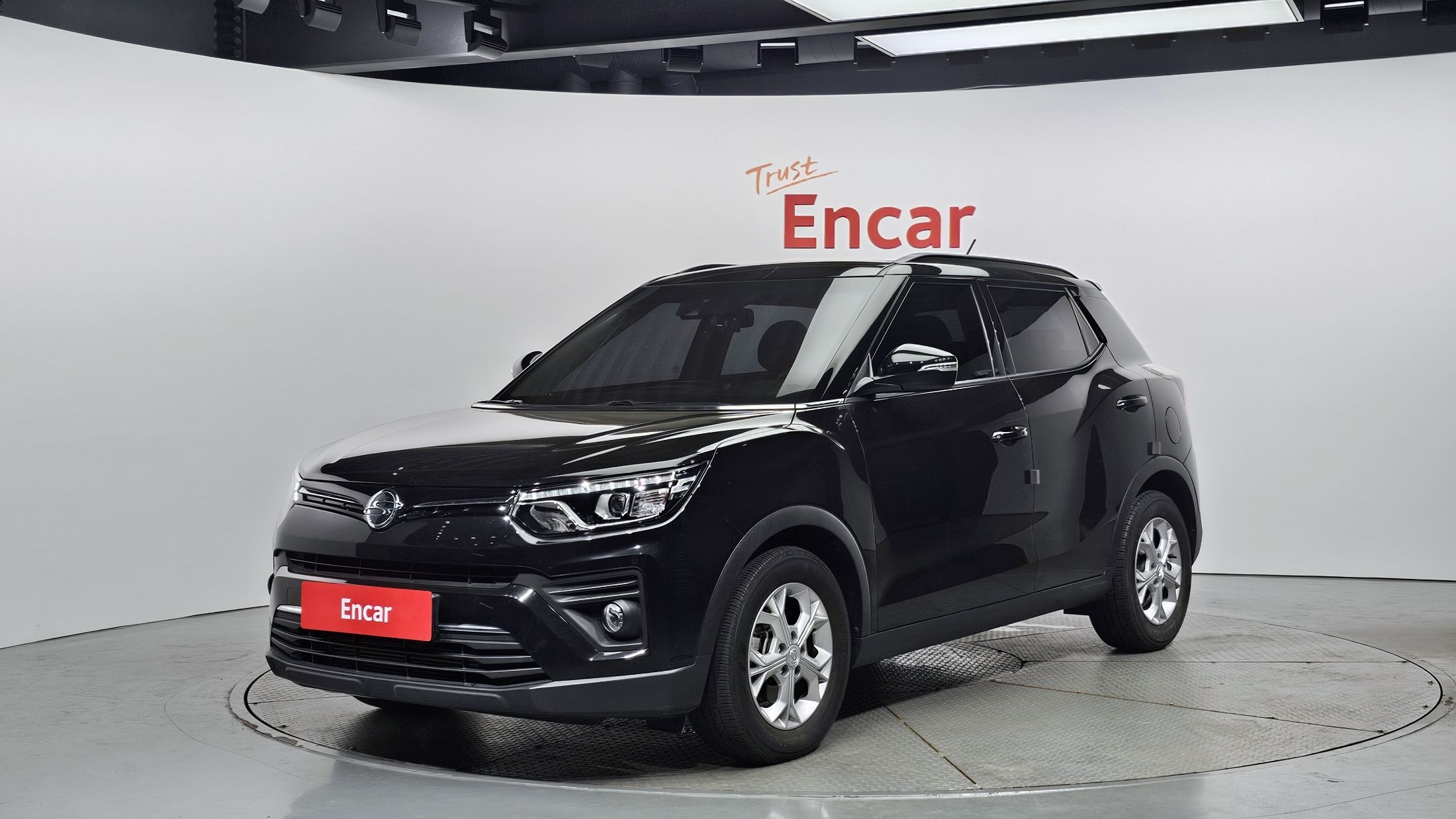SSANGYONG TIVOLI VERY NEW