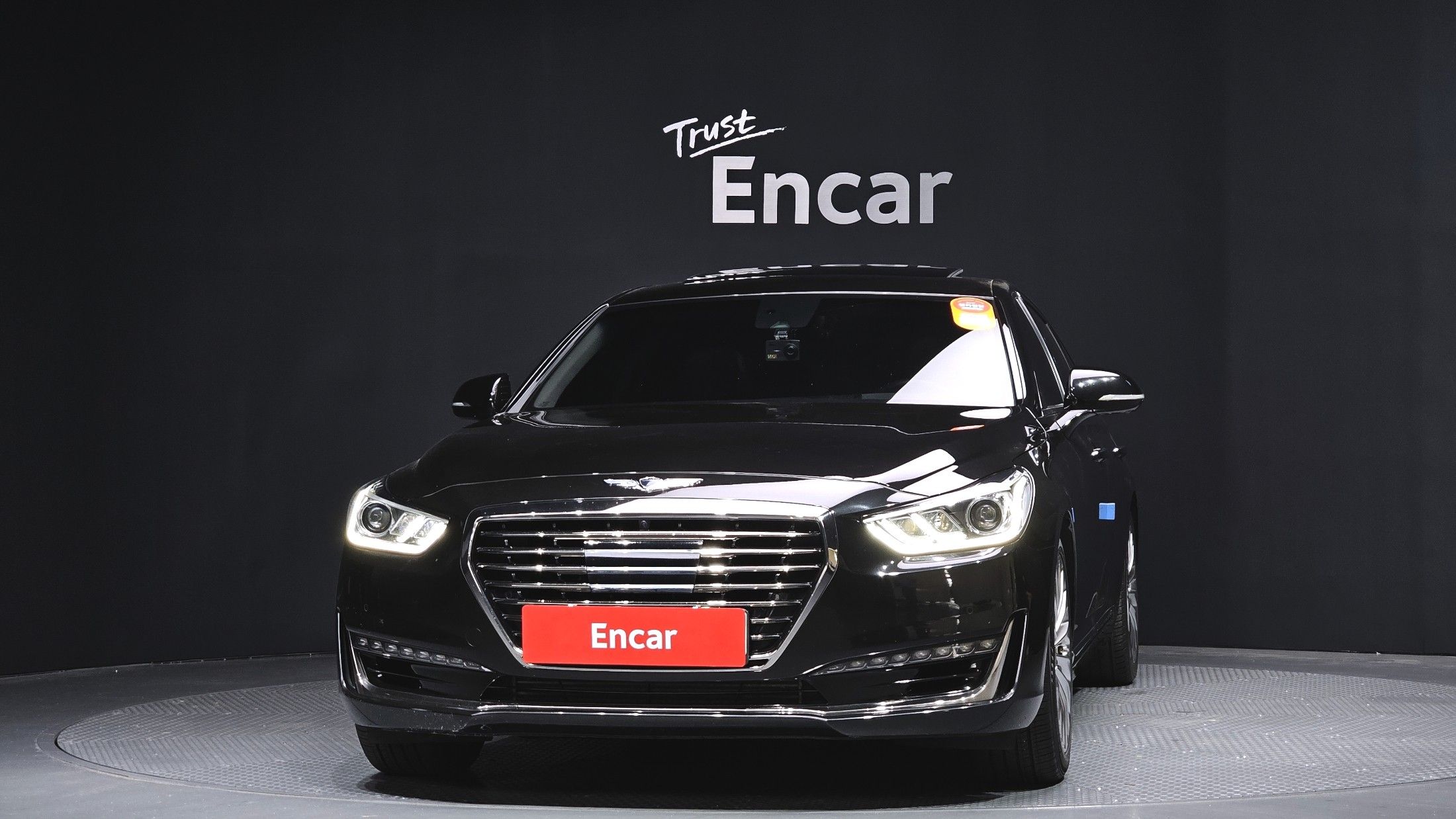 GENESIS EQ900 2018