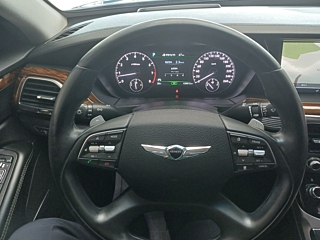GENESIS EQ900 2016
