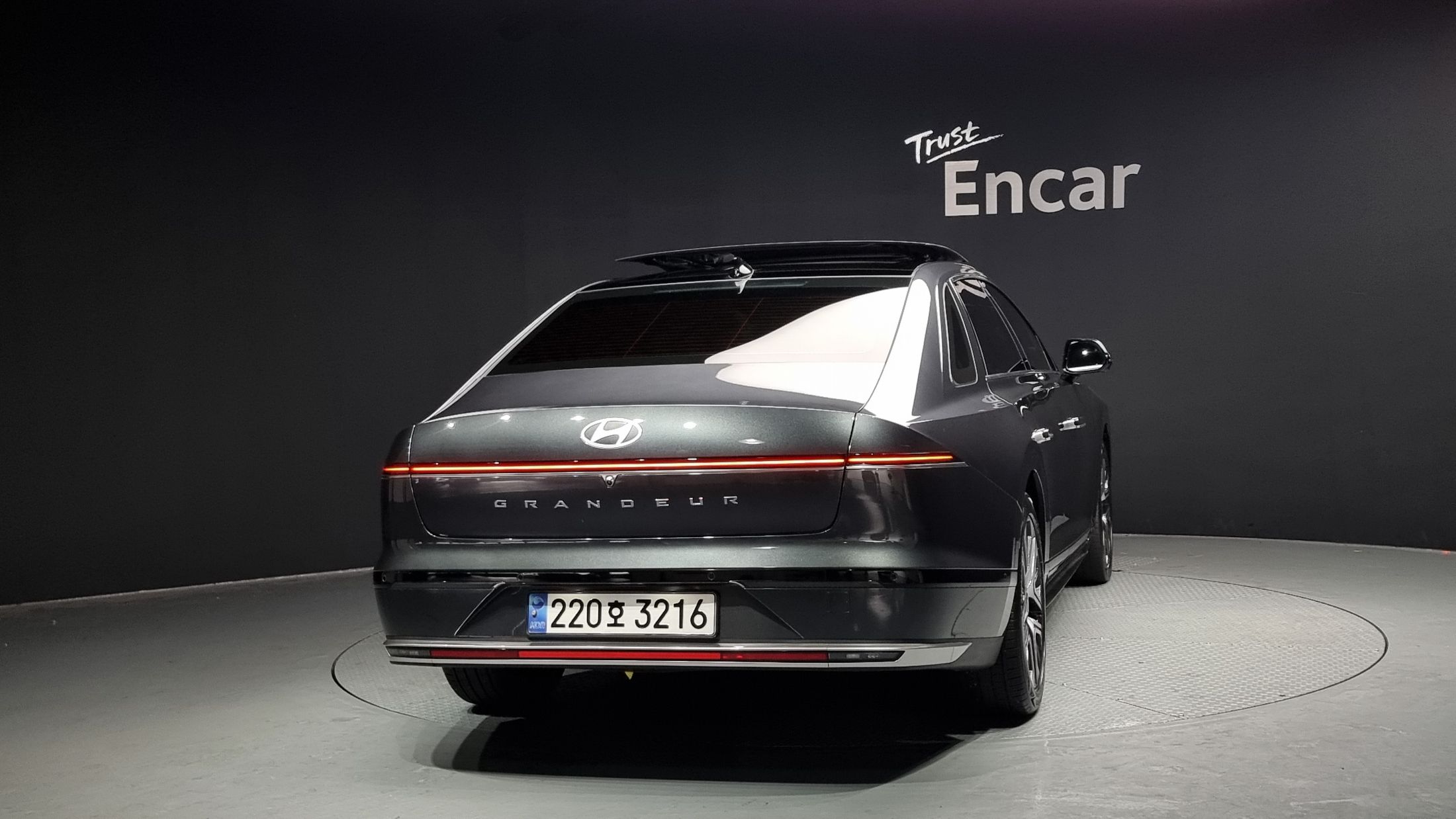 HYUNDAI GRANDEUR HYBRID GN7 2023