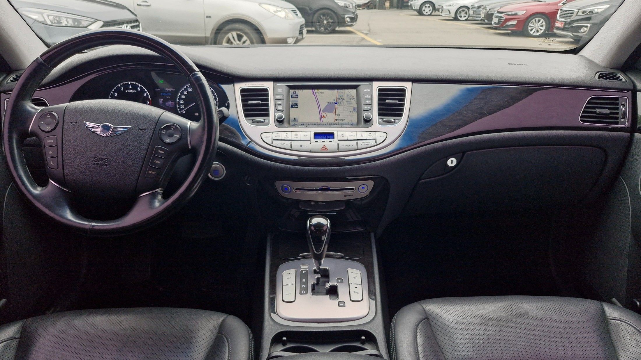 HYUNDAI GENESIS 2011