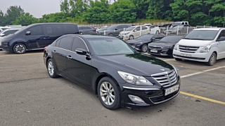 HYUNDAI GENESIS 2011