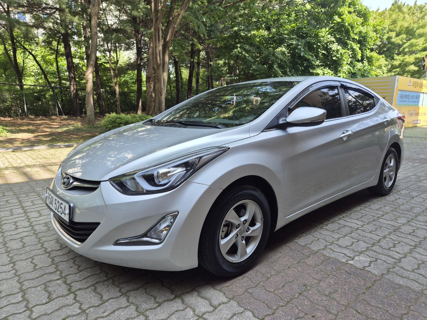 HYUNDAI AVANTE 2015