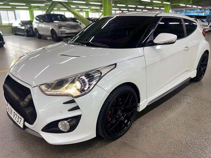 HYUNDAI VELOSTER