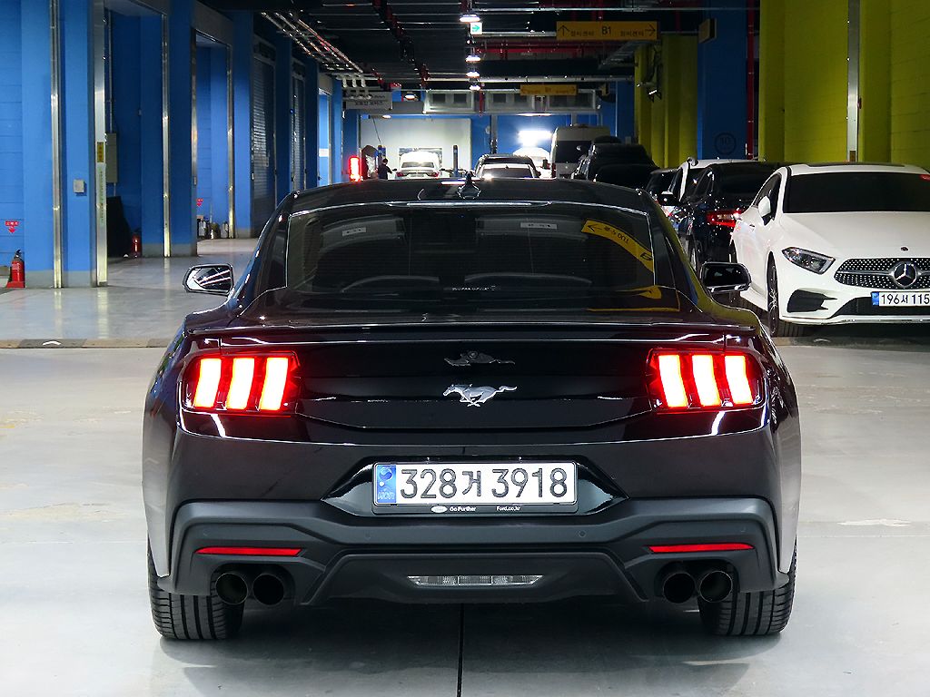 FORD MUSTANG