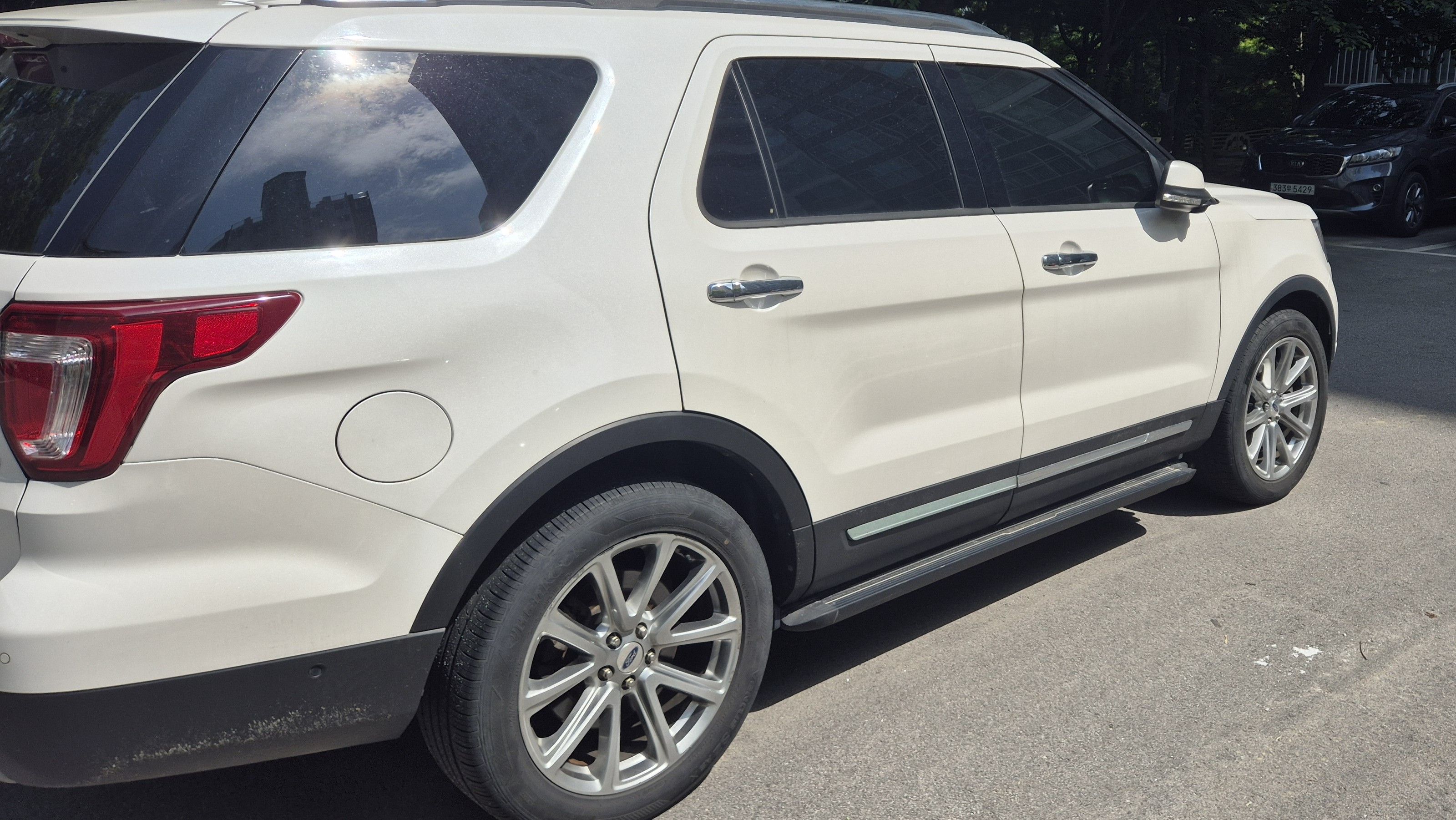 FORD EXPLORER