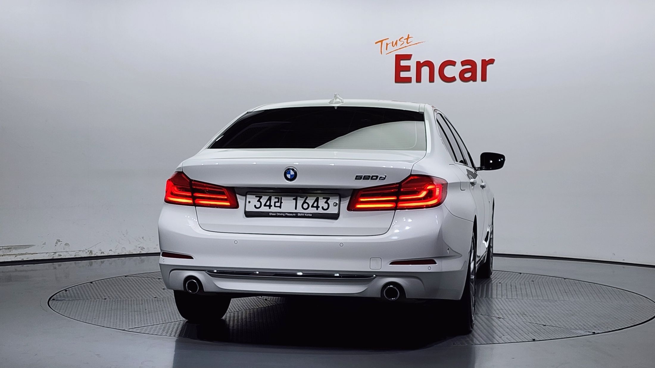 BMW 5-SERIES G30 2017