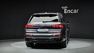 AUDI Q7 4M 2023