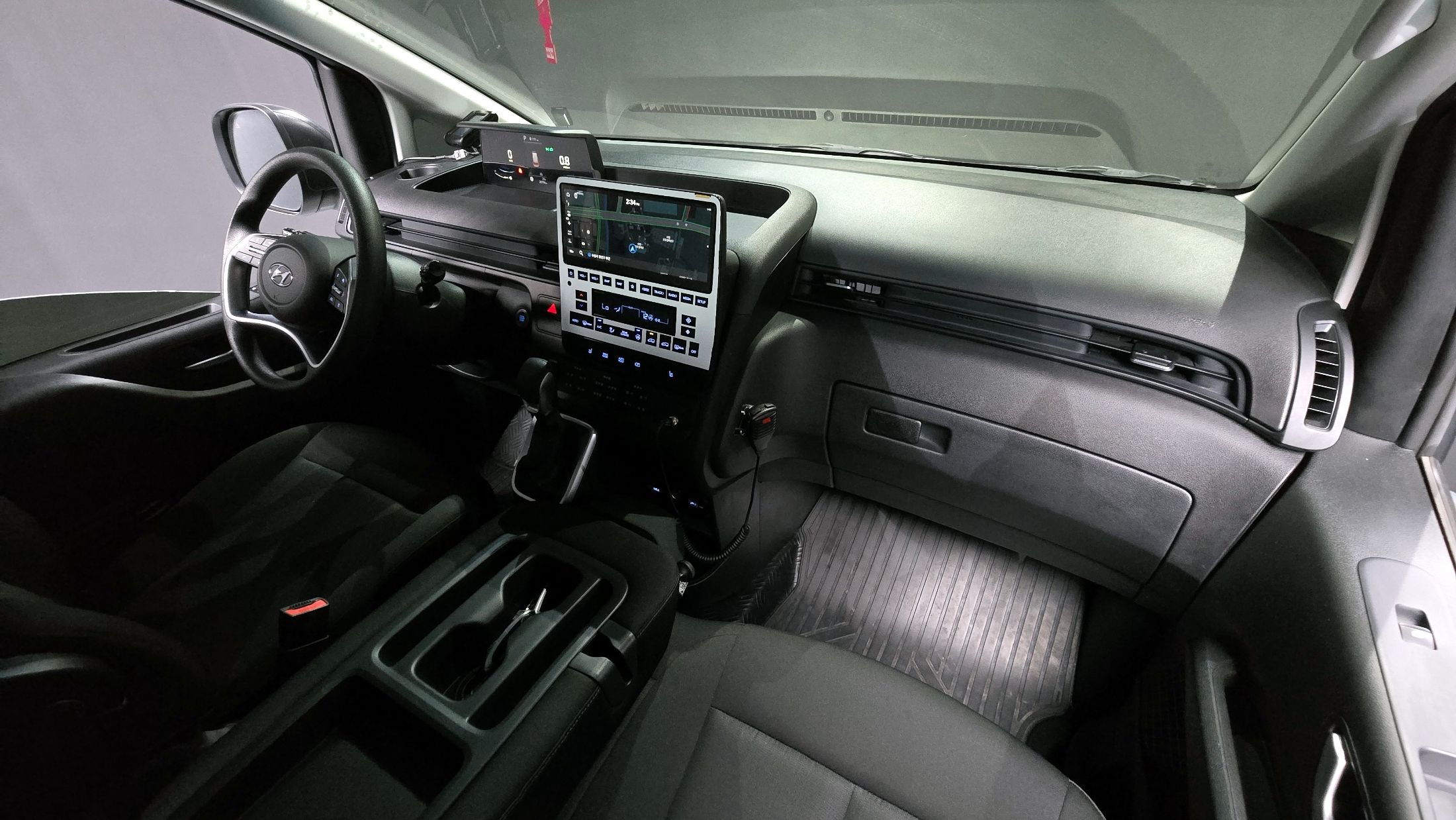 HYUNDAI STARIA 2023