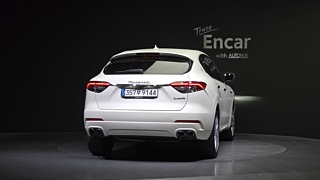 MASERATI LEVANTE 2022