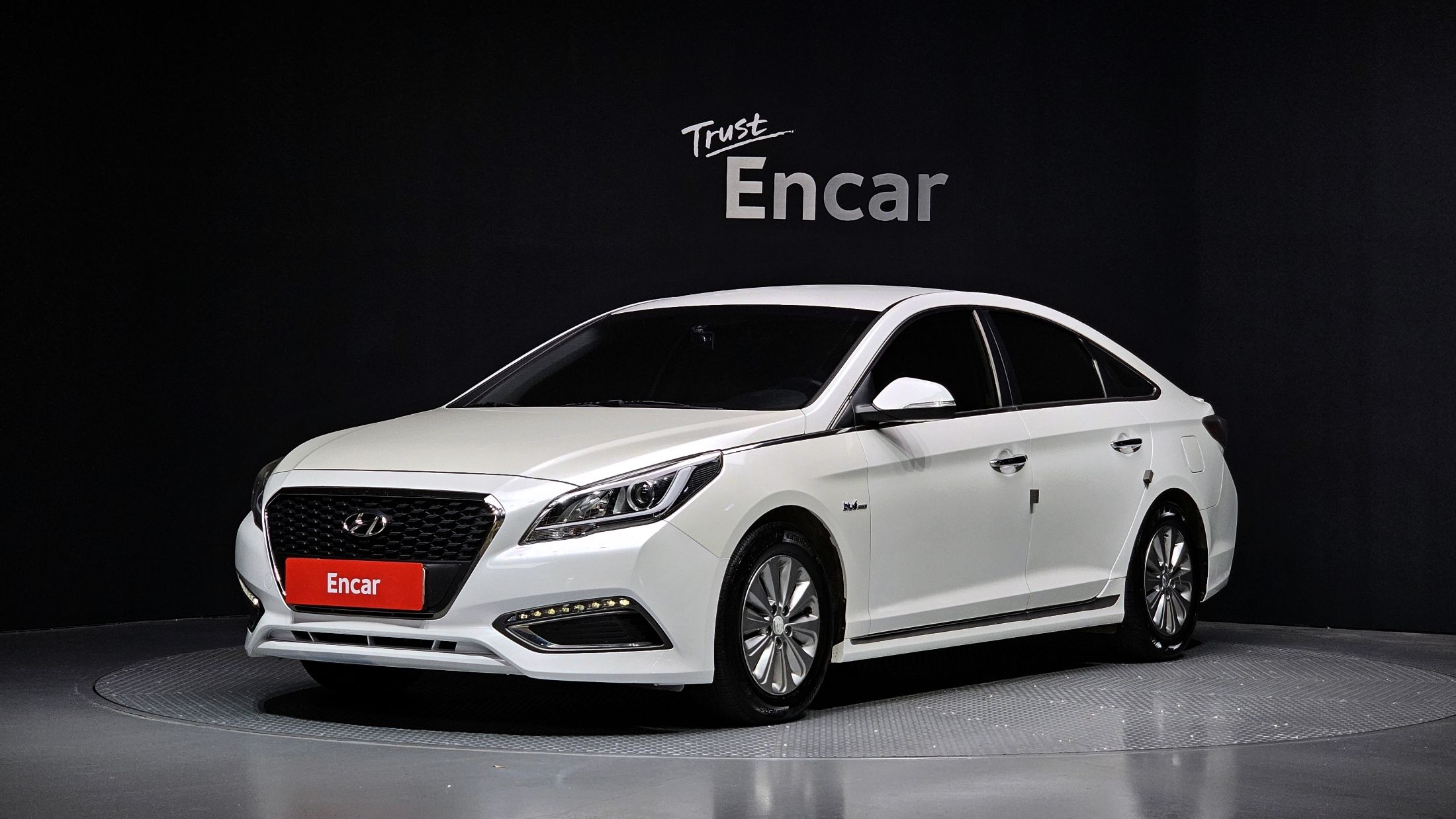HYUNDAI LF SONATA HYBRID