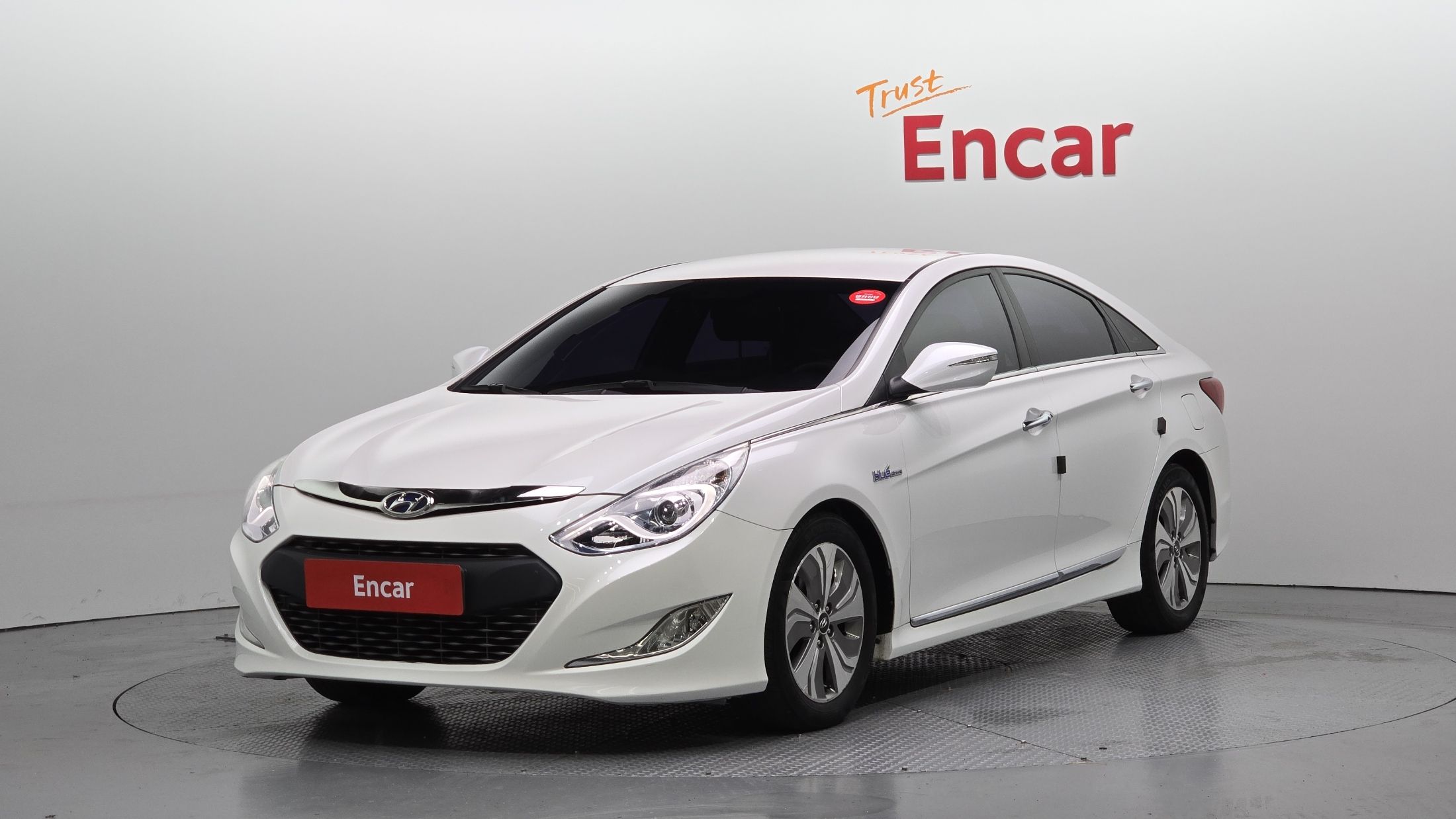 HYUNDAI SONATA HYBRID