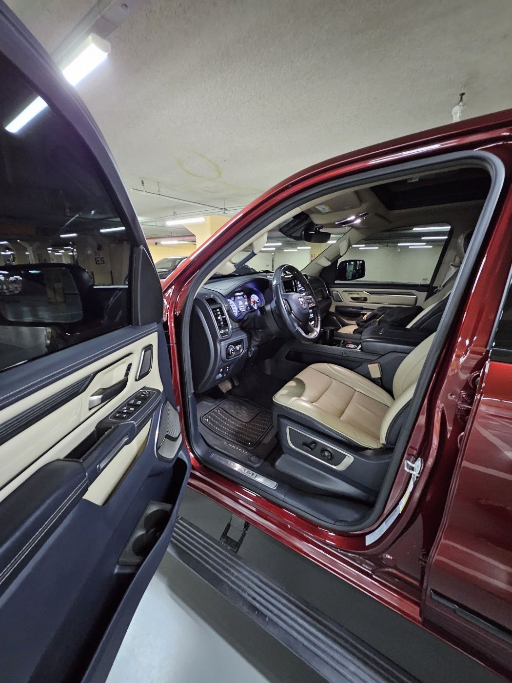 DODGE RAM PICK UP