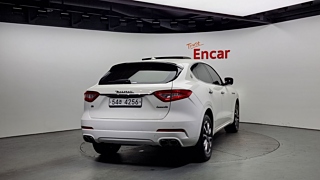MASERATI LEVANTE 2018