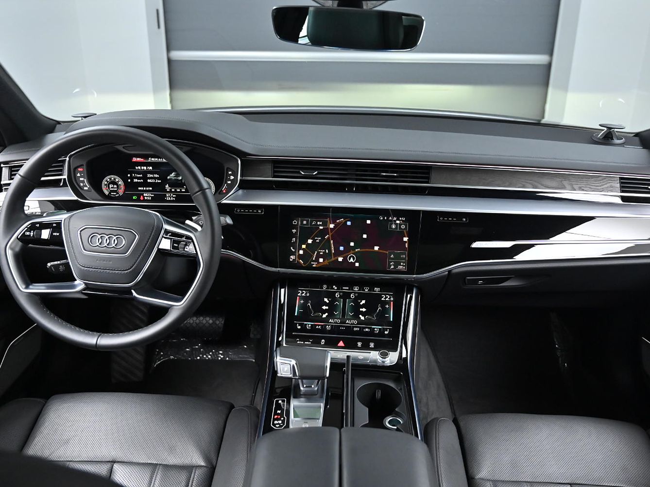 AUDI A8 D5