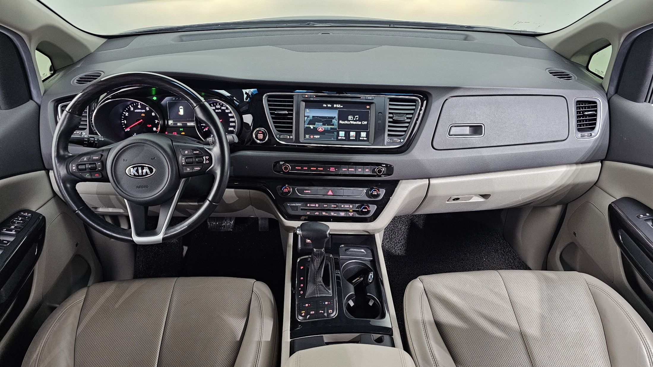 KIA CARNIVAL 2016