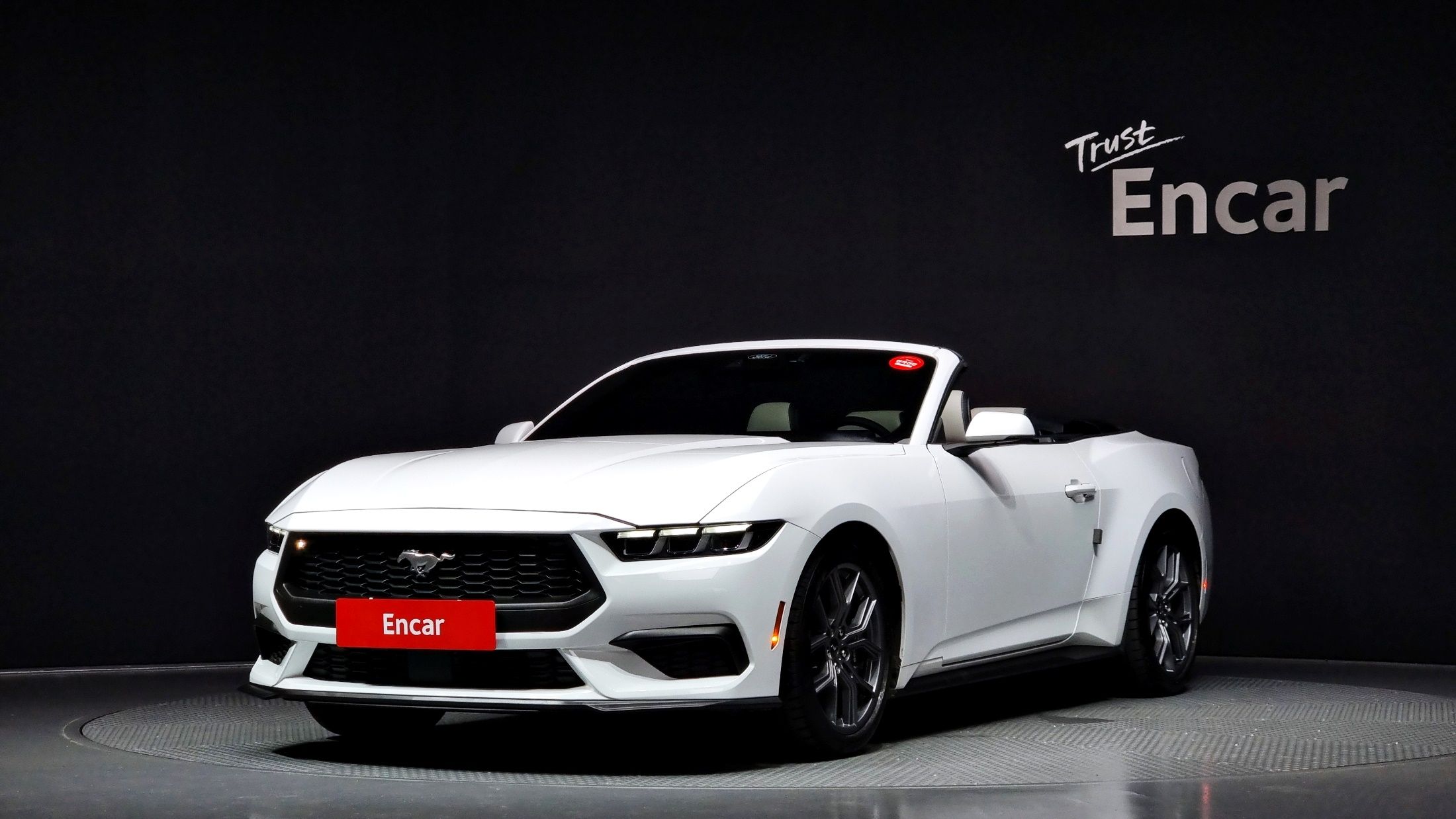 FORD MUSTANG