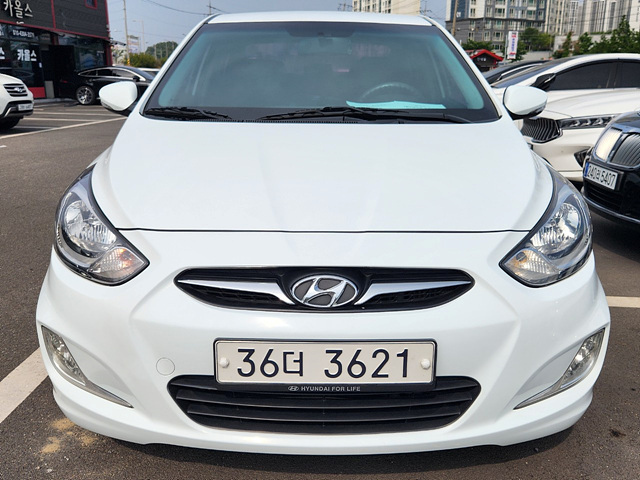 HYUNDAI ACCENT NEW