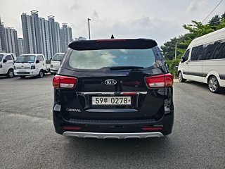 KIA CARNIVAL 2016
