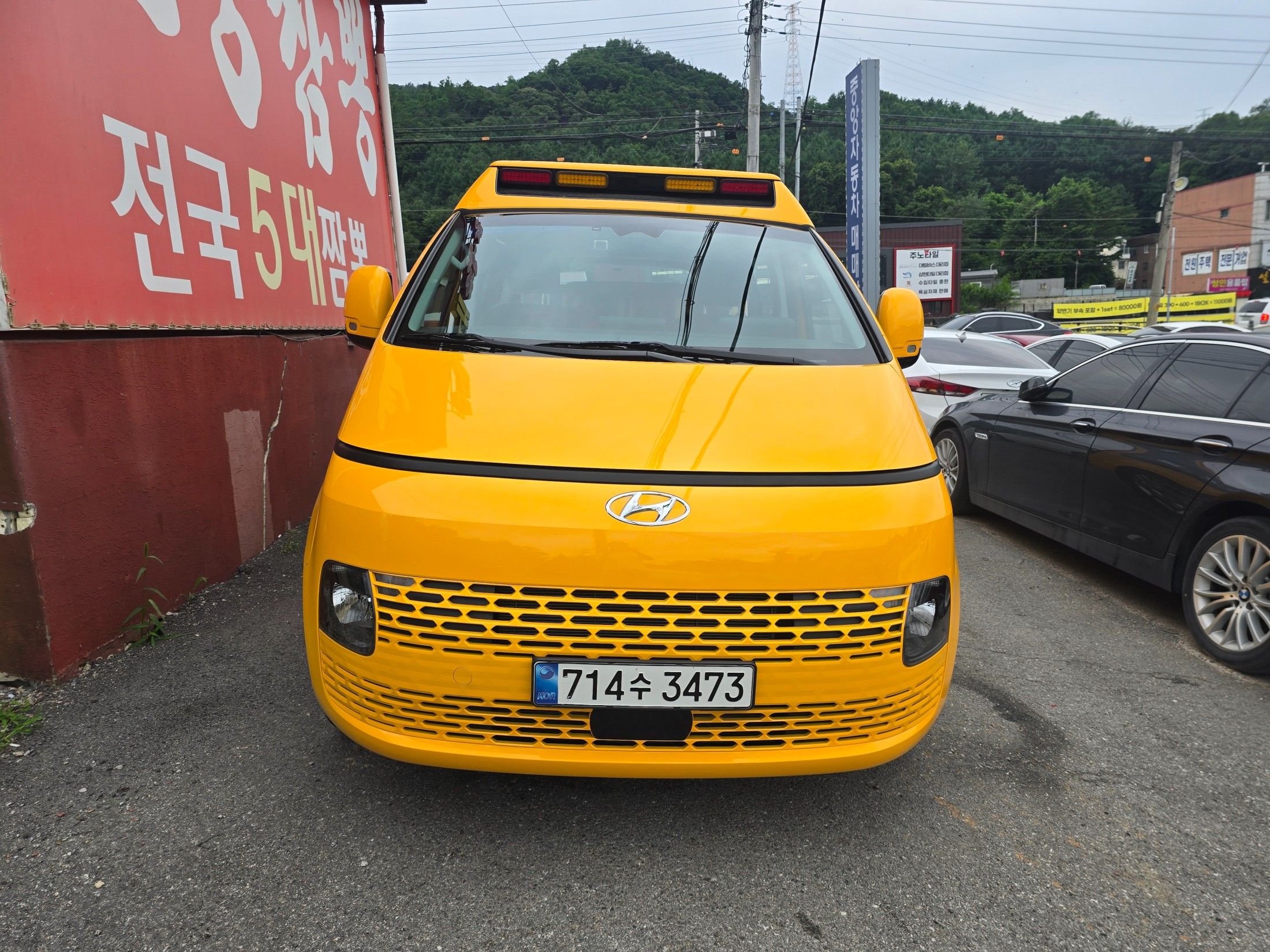 HYUNDAI STARIA 2024