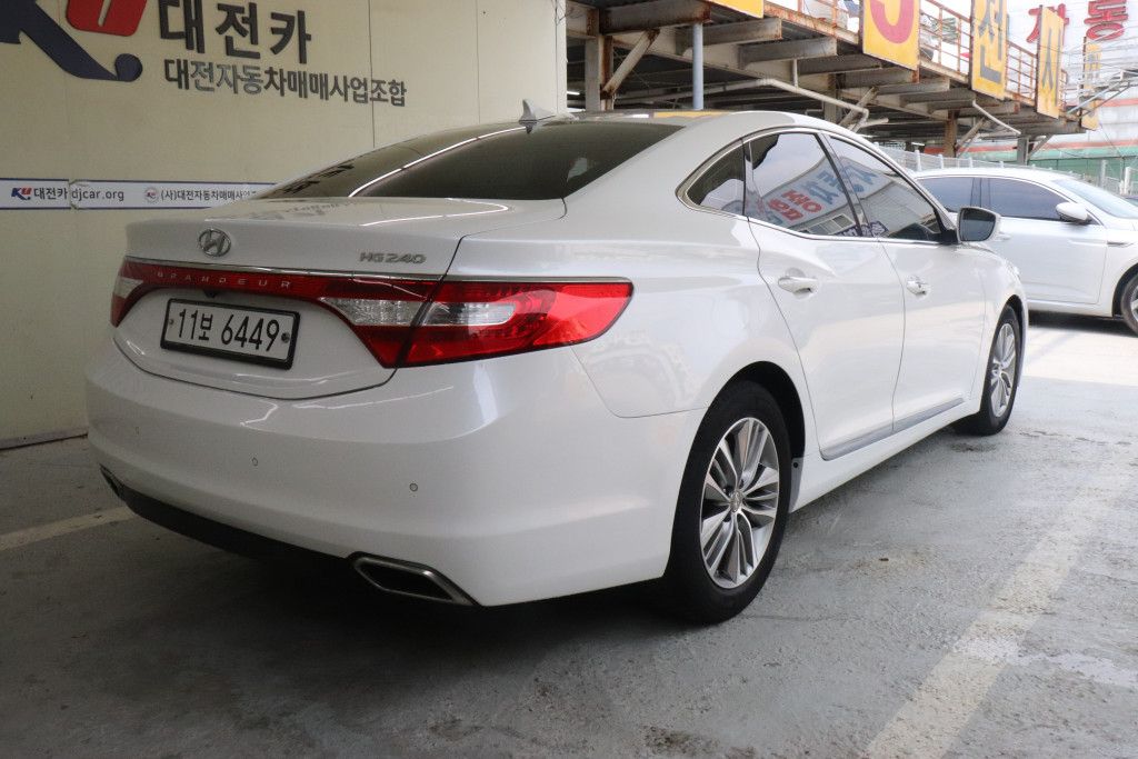HYUNDAI GRANDEUR HG 2015