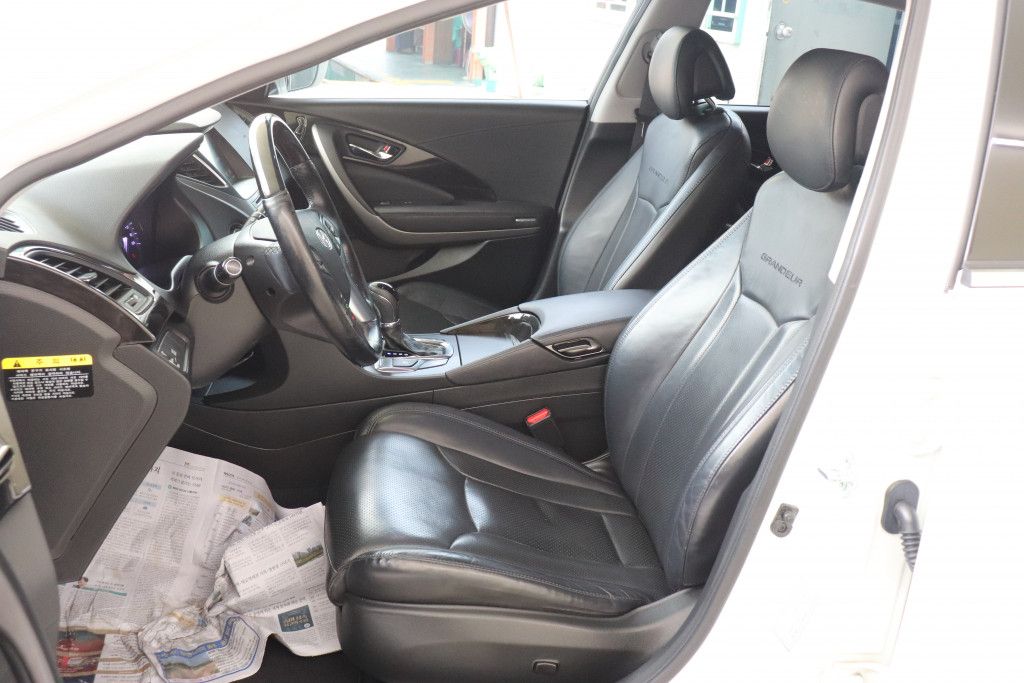 HYUNDAI GRANDEUR HG 2015