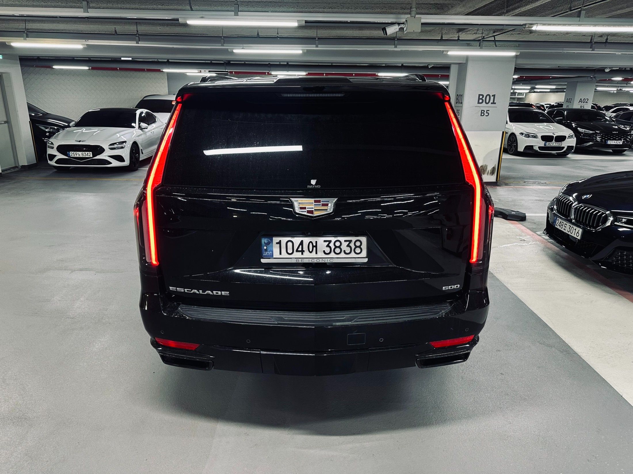 CADILLAC ESCALADE