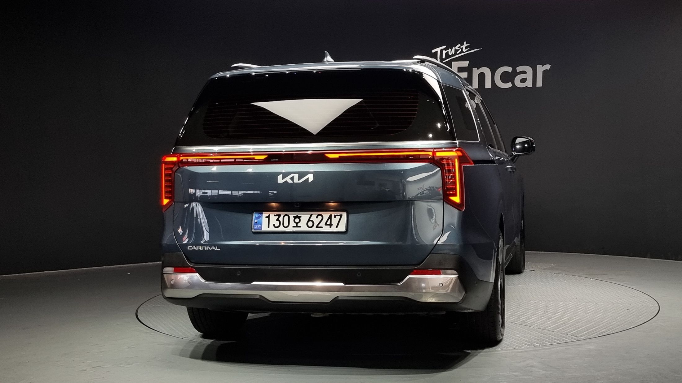 KIA CARNIVAL 2023