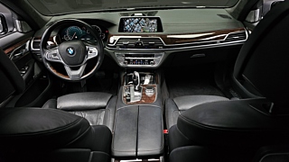 BMW 7-SERIES G11 2016