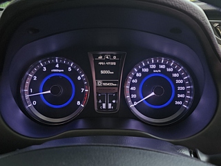 HYUNDAI GRANDEUR HG 2016
