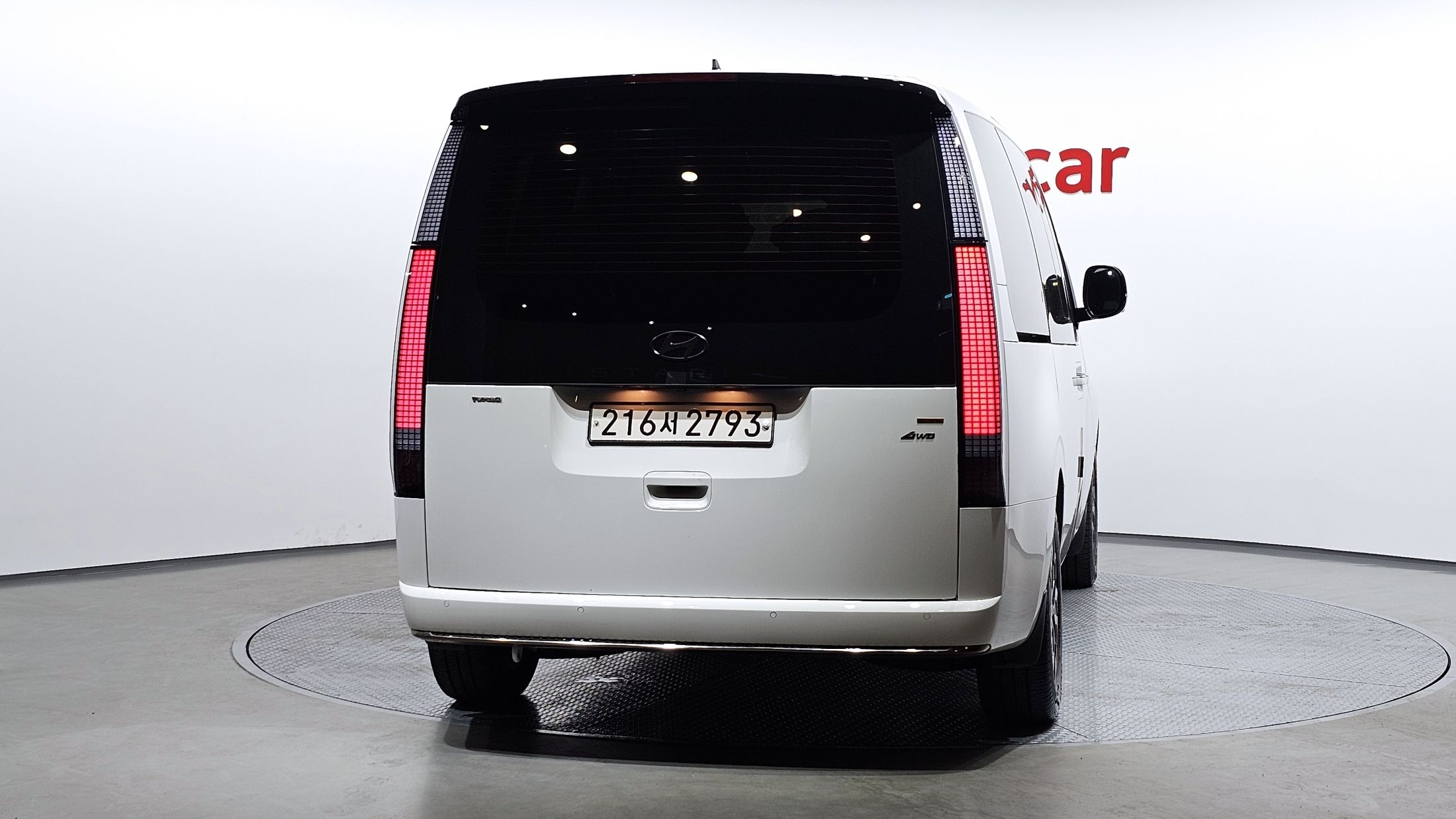 HYUNDAI STARIA